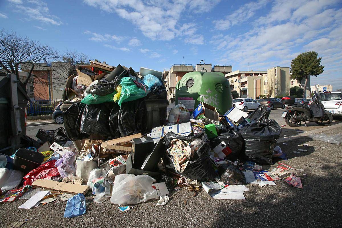 Raccolta Differenziata, Dove Si Gettano Scarpe E Spazzolino Elettrico? Gli Errori Più Comuni