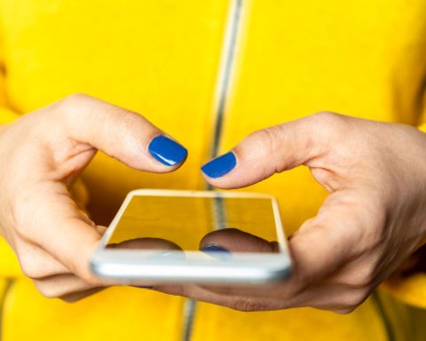 Mani Telefono Social Canva