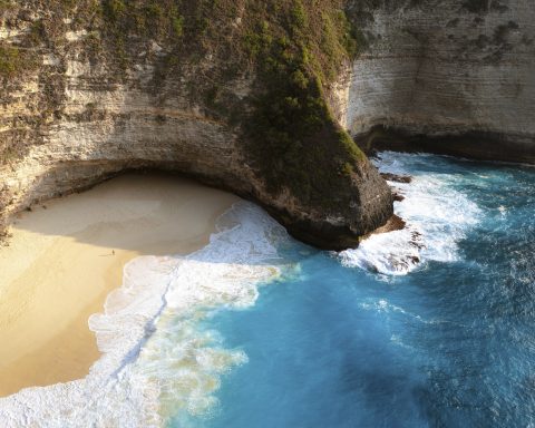 Vista aerea di Kelingking Beach (Ipa)