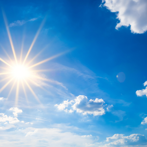 Sole ne cielo azzurro