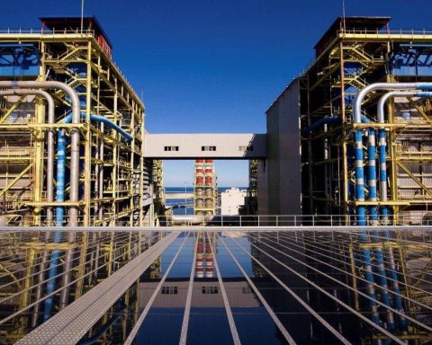 A2a, piano al 2035: utile superiore a 1,1 miliardi, investimenti per 23 miliardi di euro