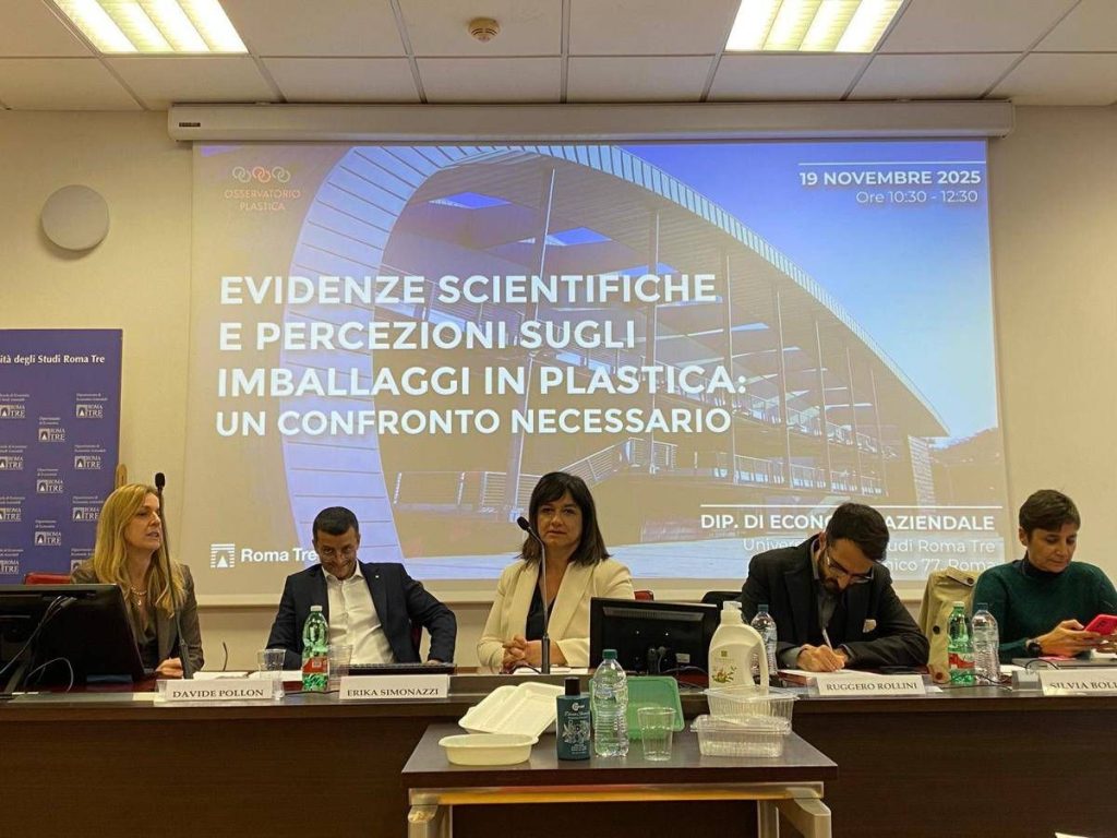 Imballaggi in plastica, scienza e industria a confronto