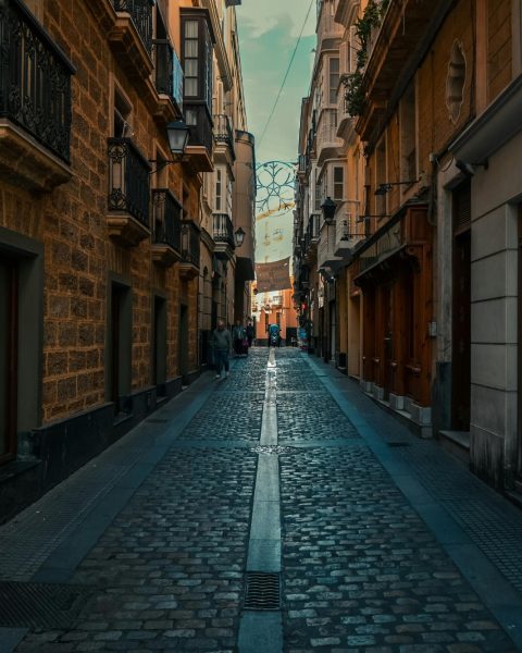 Vicolo carino città europea canva