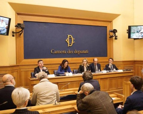 Sostenibilità, Gadda: "Serve fase 2 per rafforzare lotta a spreco alimentare"