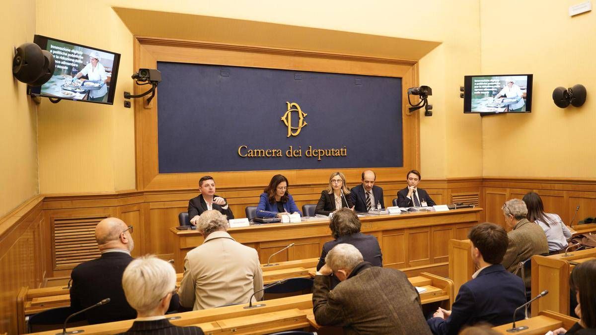 Sostenibilità, Gadda: "Serve fase 2 per rafforzare lotta a spreco alimentare"