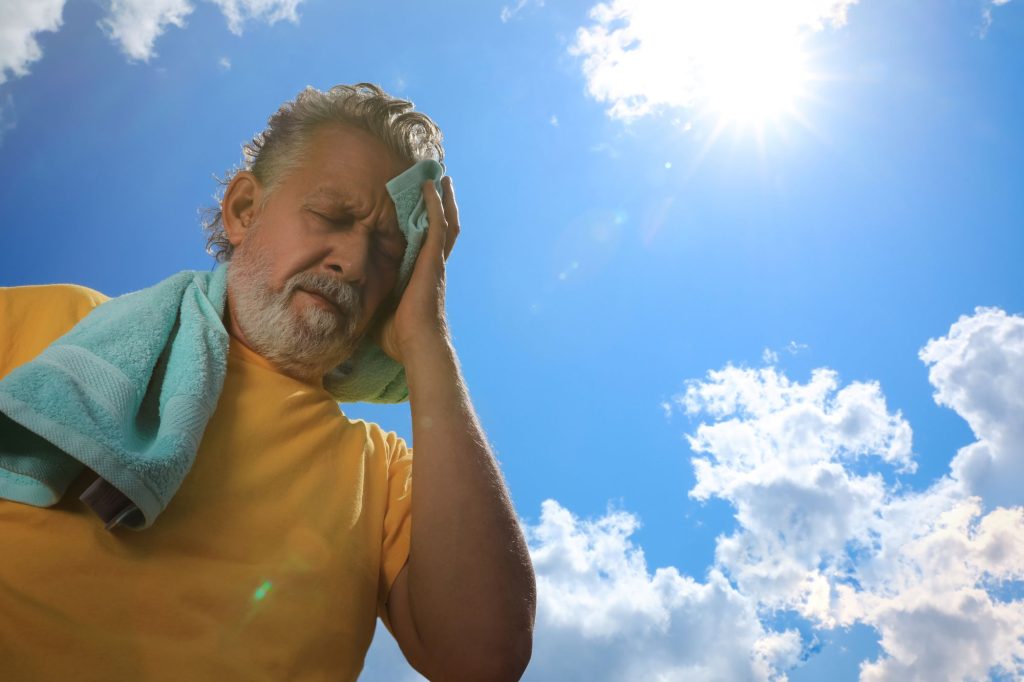 nino super caldo estremo uomo affatticato