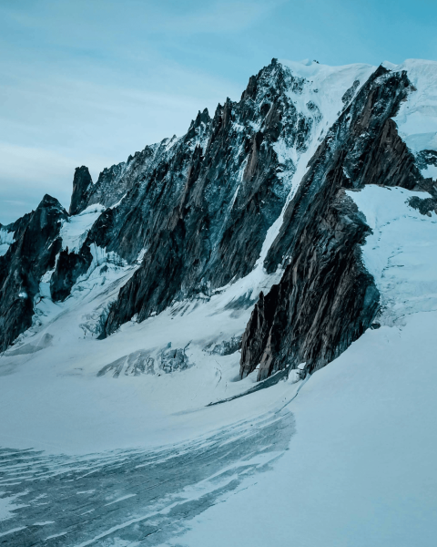 Montagna con ghiacciaio