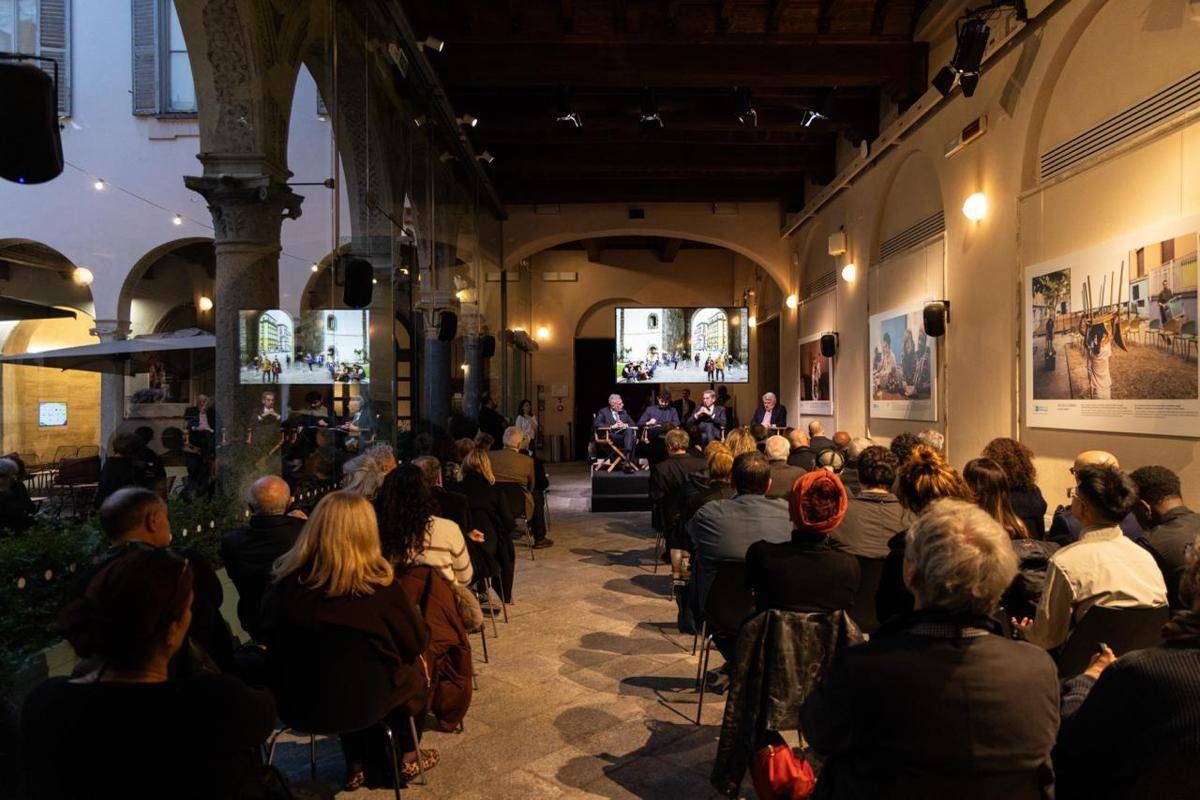 Solidarietà, Fondazione Banco dell’energia celebra i 10 anni con un volume fotografico