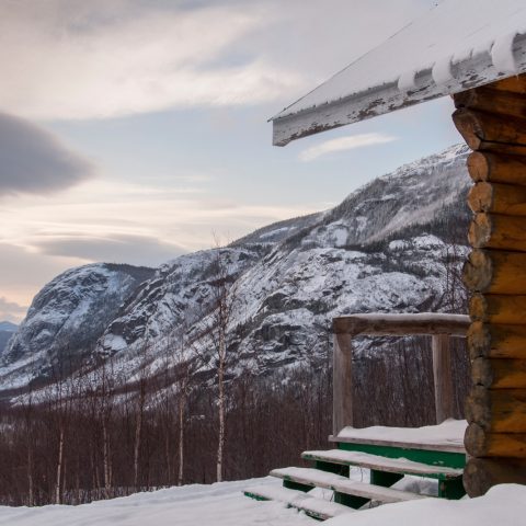 Rifugio montagna canva