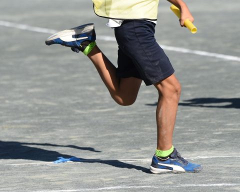 Ragazzo che fa sport Canva