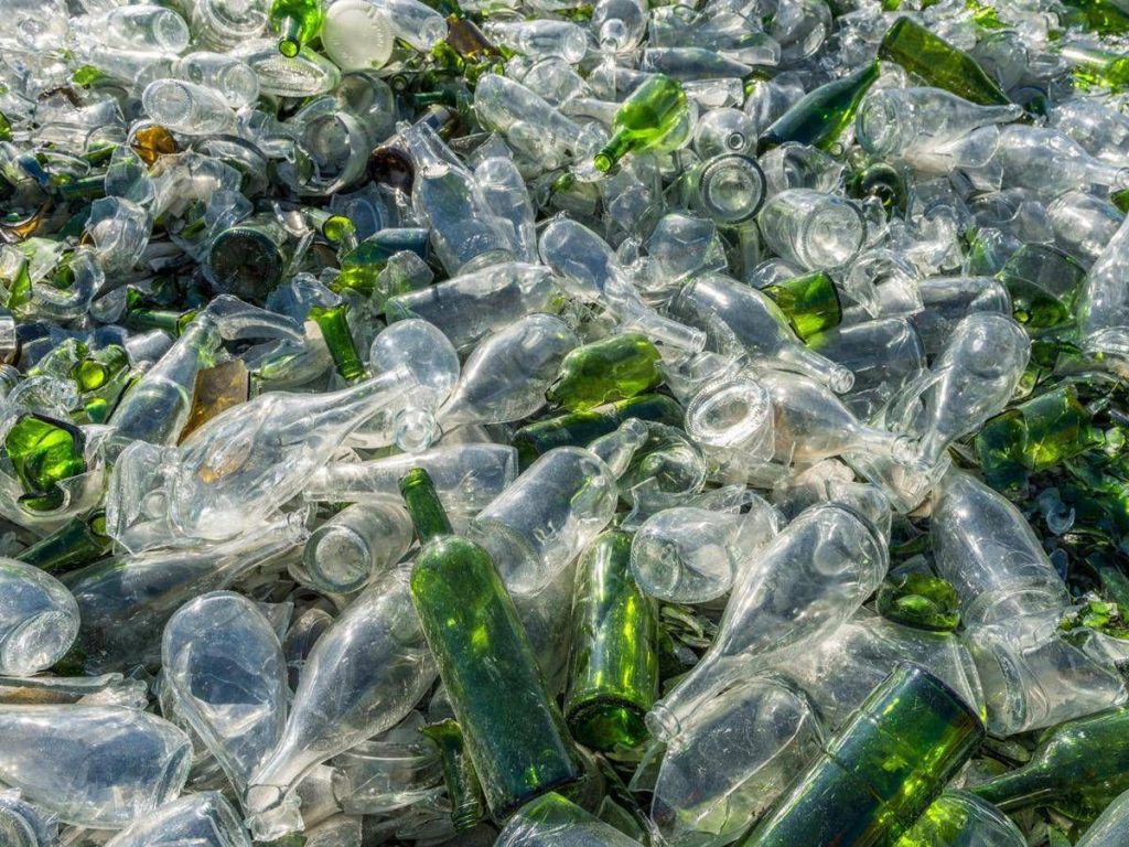 La roadmap green dell'industria del vetro, dai consumi idrici alle rinnovabili