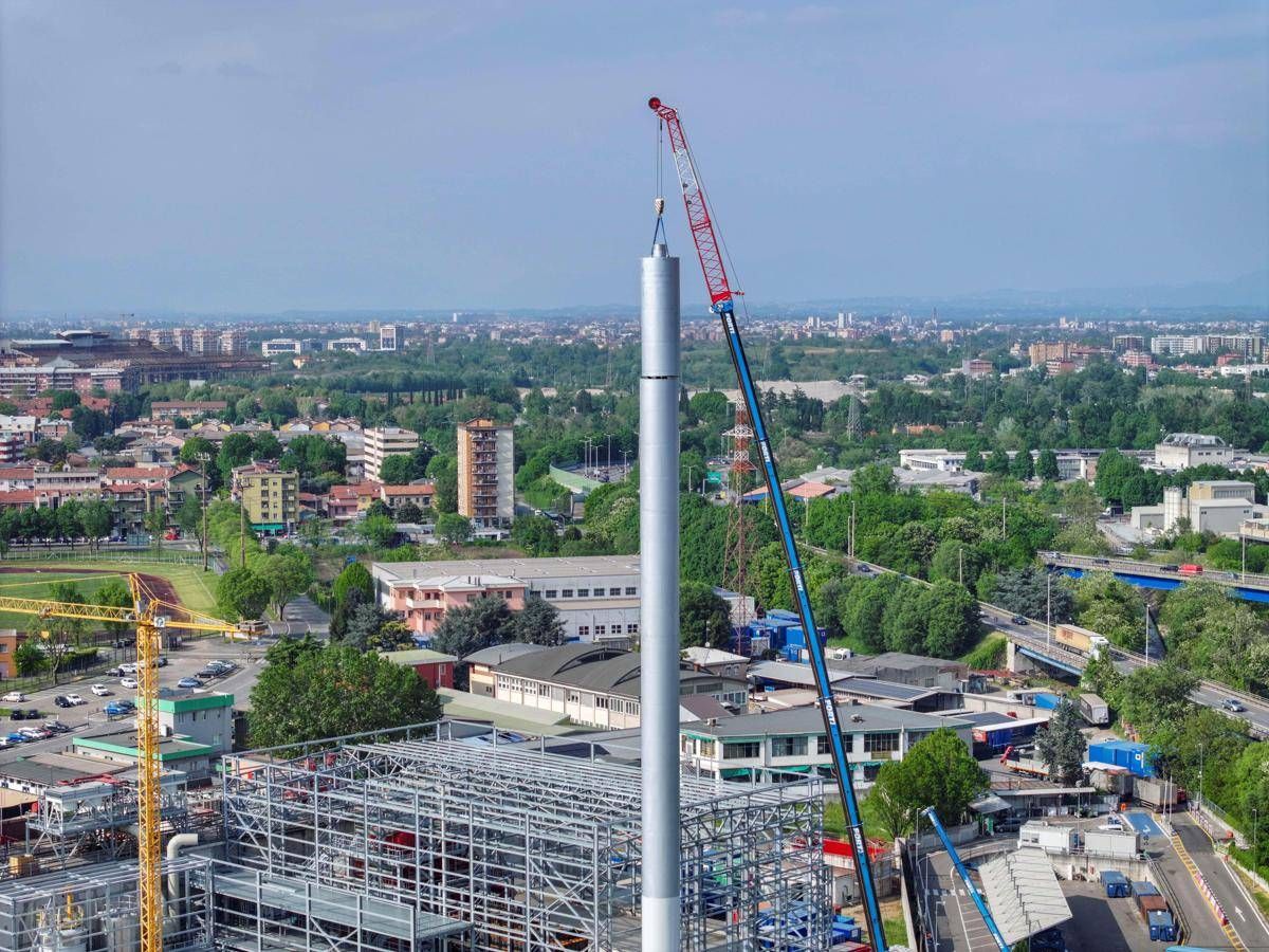 Gruppo Cap, conclusa installazione camino BioPiattaforma ZeroC a Sesto S.Giovanni