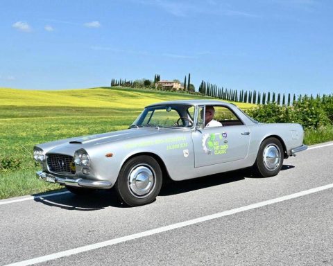 Asi, per la classica Lancia Flaminia un giro d'Italia con la bio benzina
