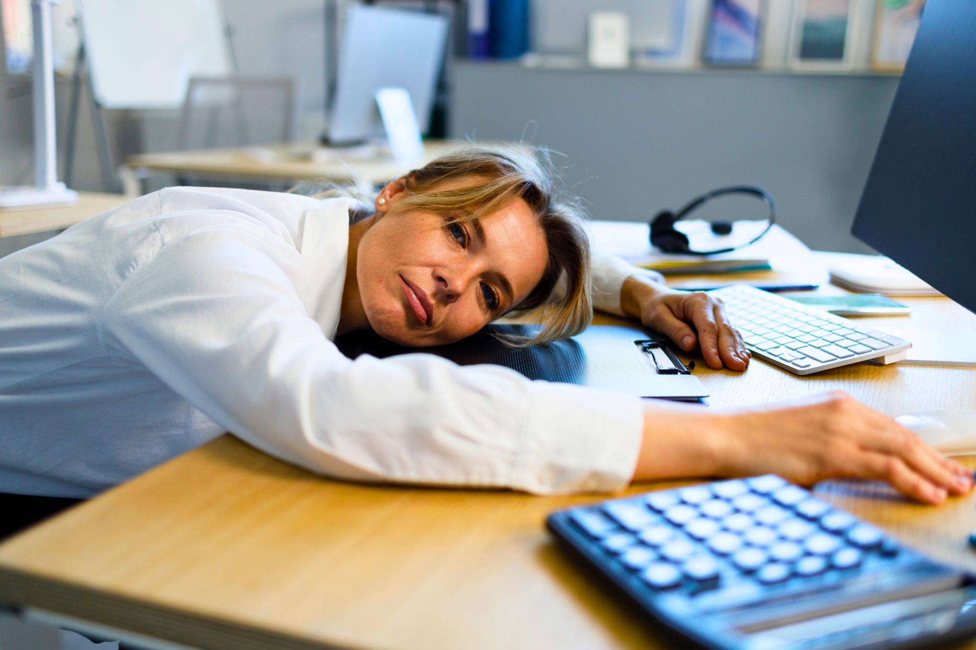 Lavoratrice stanca canva