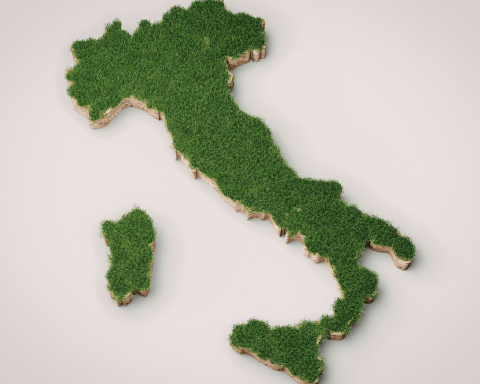 Italia colorata di verde per rappresentare la natura