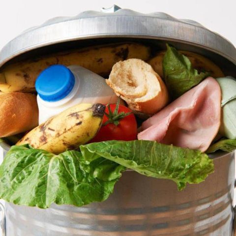 Spreco alimentare, ogni italiano produce 128 kg di CO2 all'anno