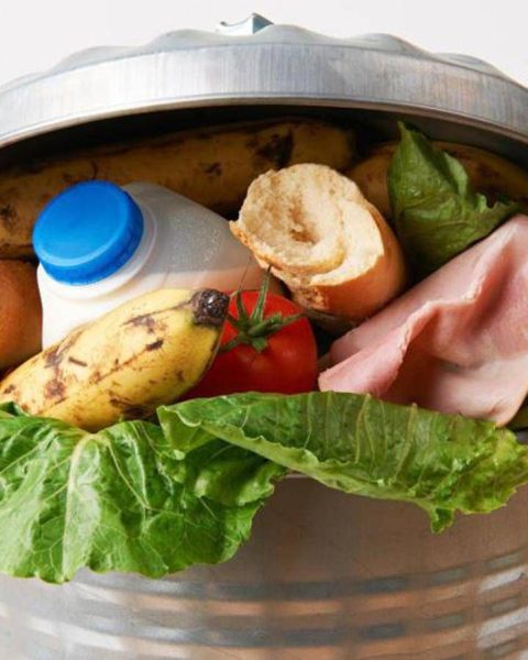 Spreco alimentare, ogni italiano produce 128 kg di CO2 all'anno