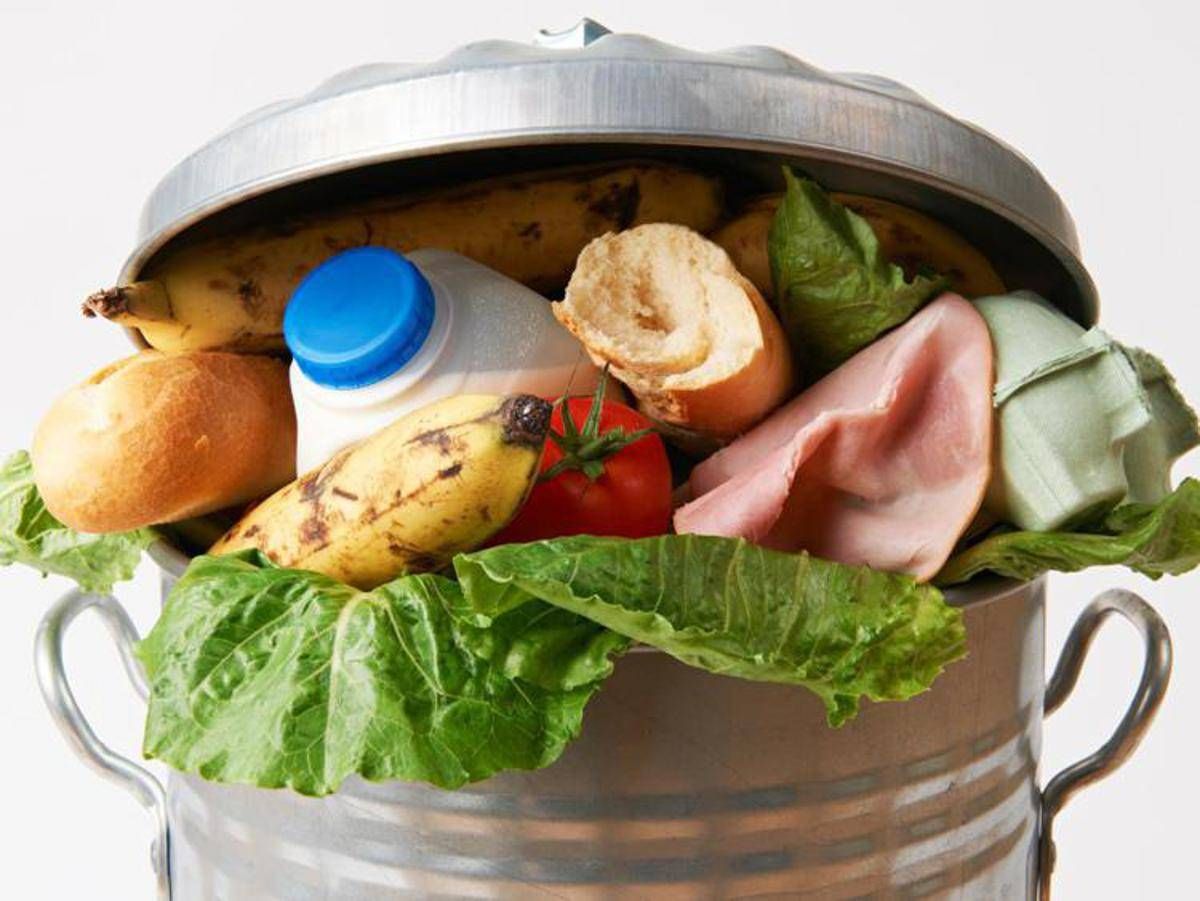 Spreco alimentare, ogni italiano produce 128 kg di CO2 all'anno