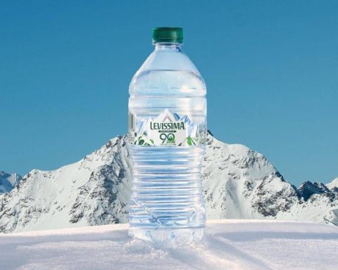 Acqua: radici alpine e sguardo al futuro, Levissima compie 90 anni