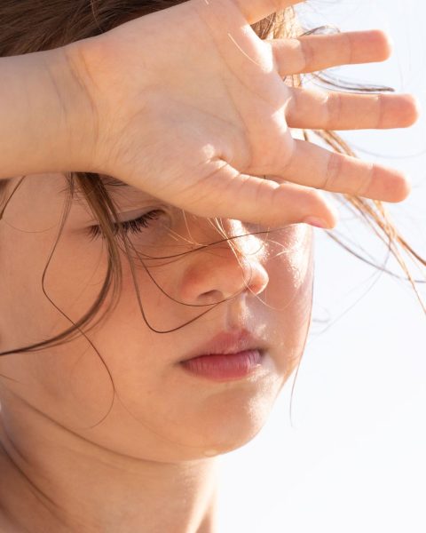 Bambina esposta al sole Canva