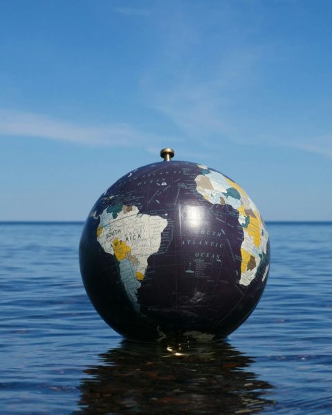 Pianeta in acqua canva