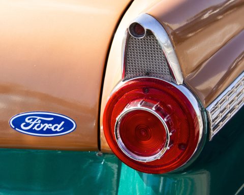 Ford macchina canva
