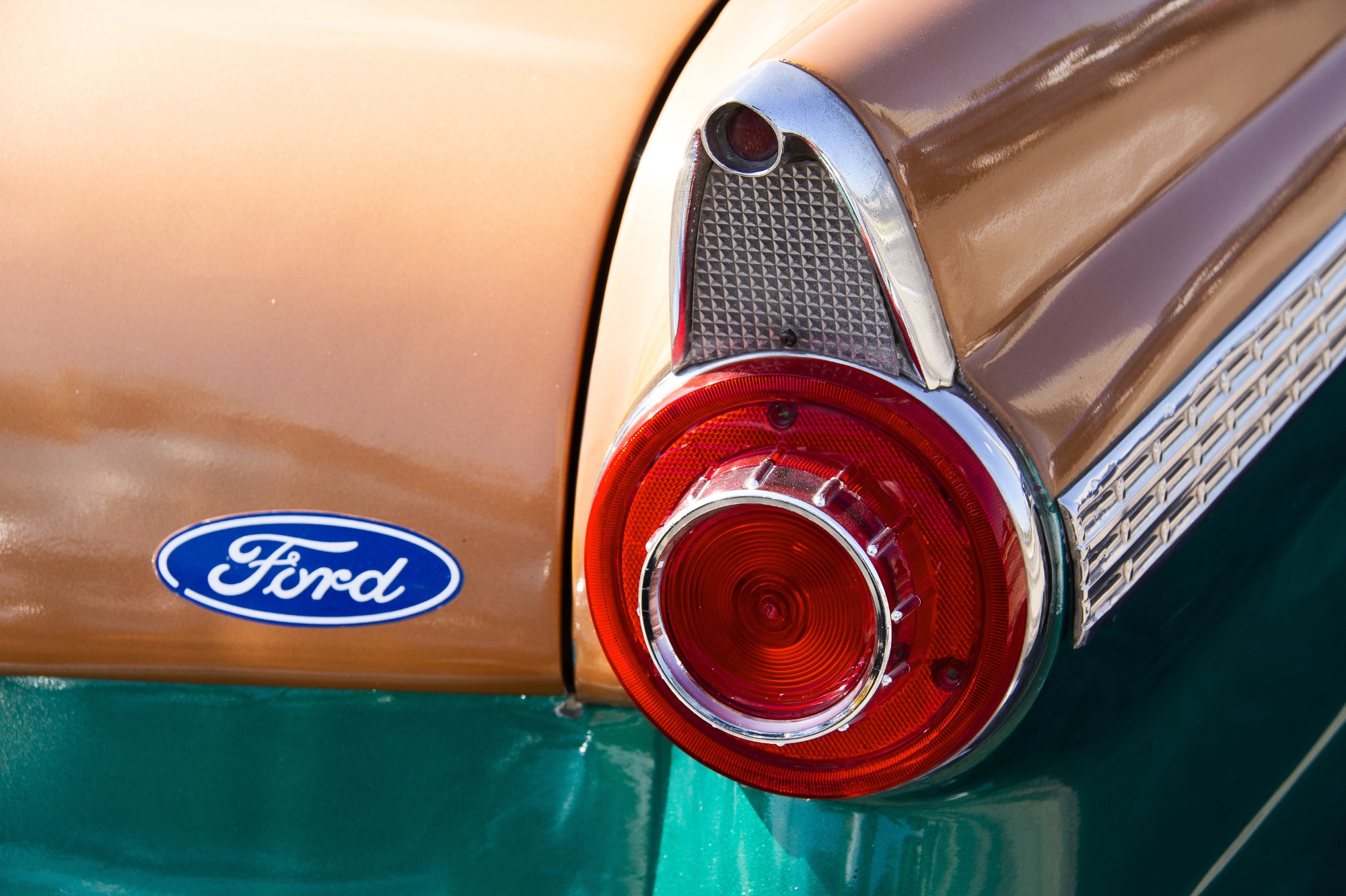 Ford macchina canva