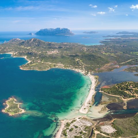 Tavolara bay governo revoca autorizzazione zes