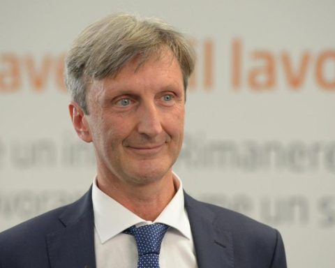 Sostenibilità, DS Smith Italia e Tiber Pack insieme per ﻿packaging 'glue free'