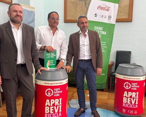 Sostenibilità, Cial porta 'Ogni Lattina Vale' sulle spiagge di Salerno e della Calabria