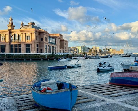 Bari porto canva
