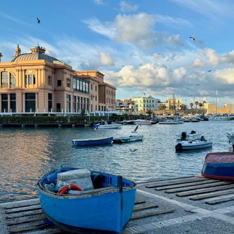 Bari porto canva