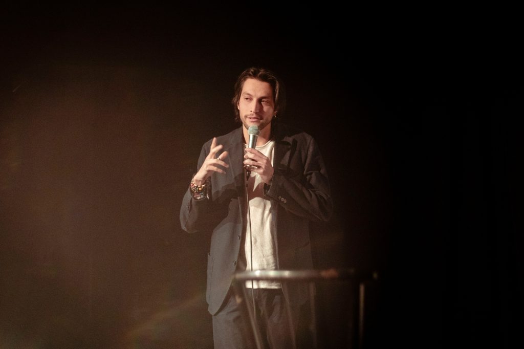 Fill pill divulgatore standup comedian ufficio stampa