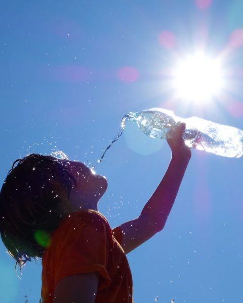 Bambino soffre caldo canva