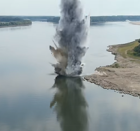 Esplosione rocce sul Danubio in Romania