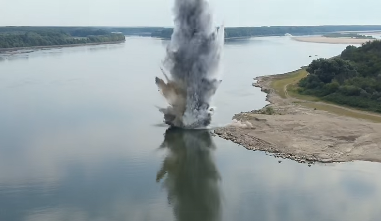 Esplosione rocce sul Danubio in Romania