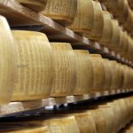 magazzino di stagionatura del Parmigiano Reggiano