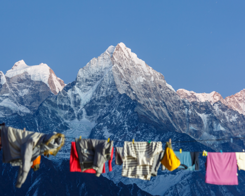 Bucato steso al Sole sull'Everest