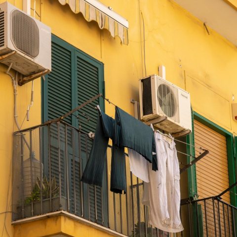 Motori condizionatori palazzo canva