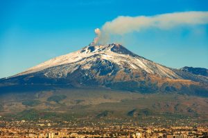 Etna eruzione vulcano canva