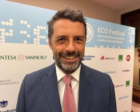 Scotto (Aci): "Nel futuro non saremo più noi a guidare l'auto"
