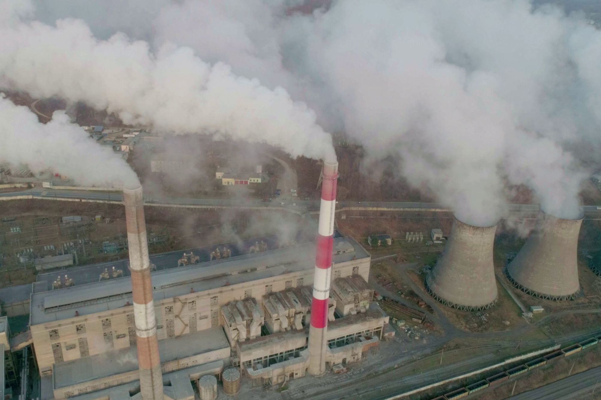 Vista aerea centrale elettrica storyblock