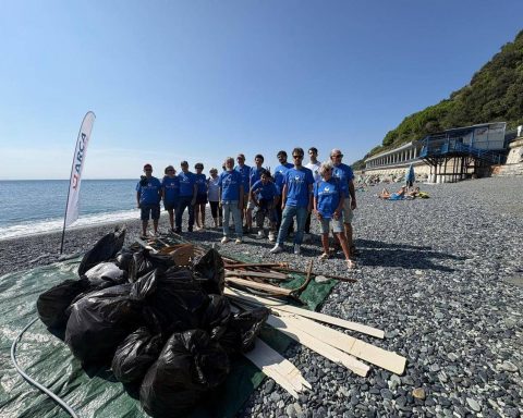 Fondazione Marevivo, arca Fondi e Bper Banca, pulizia tratto costa ligure recuperati 115 kg rifiuti