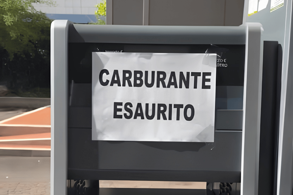 Proteste sud italia carburante esaurito facebook