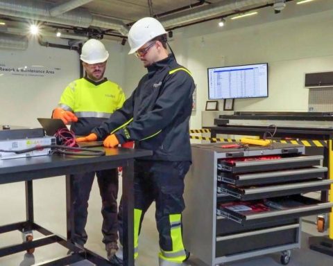 Yes Eu, inaugurato a Oslo il più grande centro europeo di assistenza per batterie